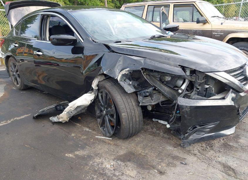 Photo 6 of 2017 Nissan Altima 2.5 SR (VIN 1N4AL3AP5HC276148)