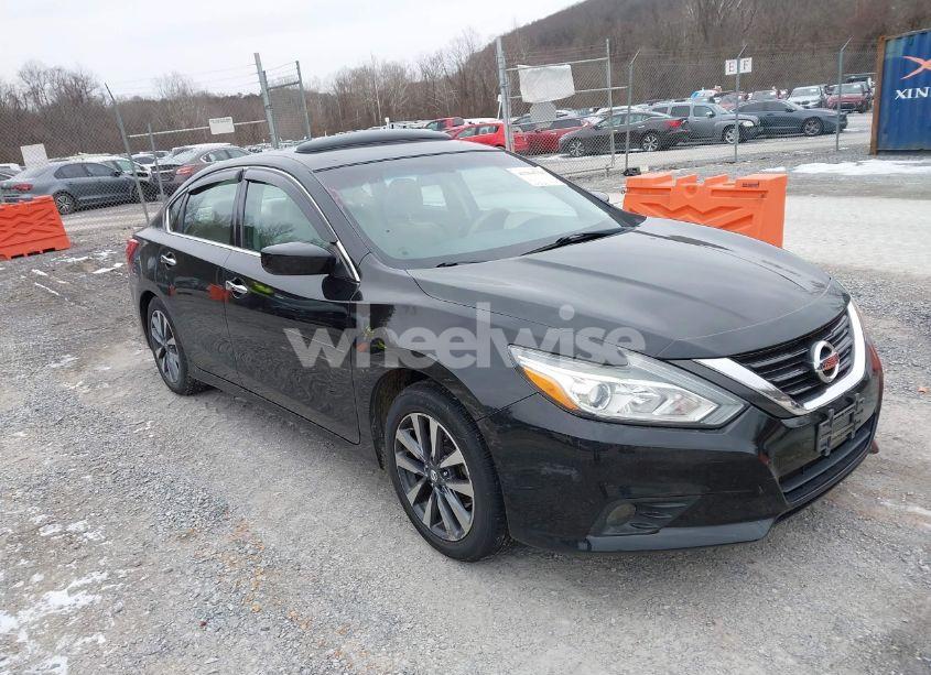 2017 Nissan Altima 2.5 SV (VIN 1N4AL3AP5HC285092) main photo