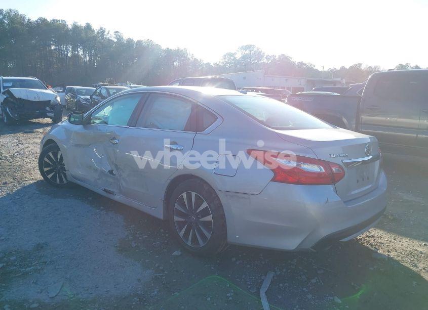 Photo 13 of 2017 Nissan Altima 2.5 SL (VIN 1N4AL3AP5HC285626)