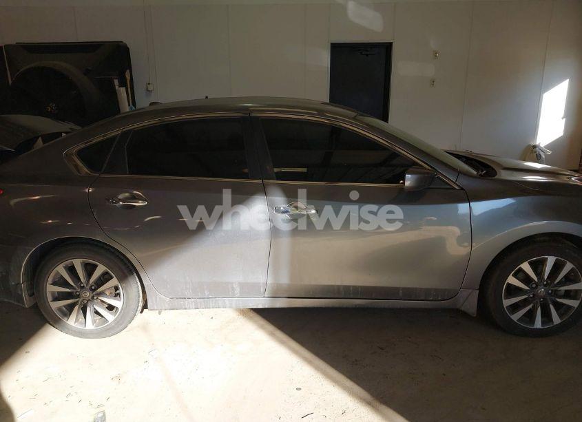 Photo 13 of 2017 Nissan Altima 2.5 SV (VIN 1N4AL3AP5HC285920)