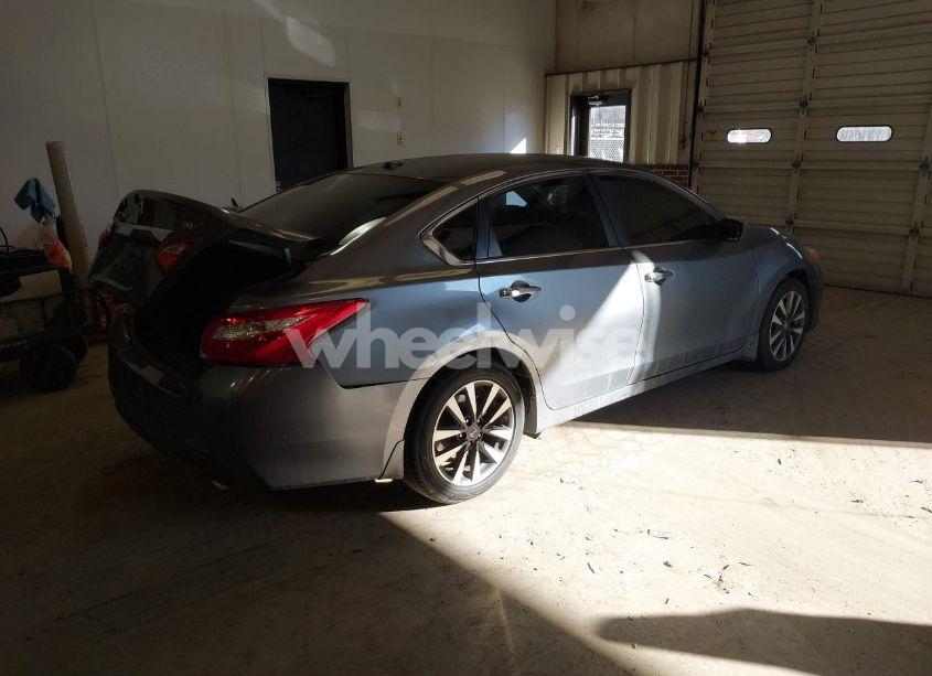 Photo 4 of 2017 Nissan Altima 2.5 SV (VIN 1N4AL3AP5HC285920)