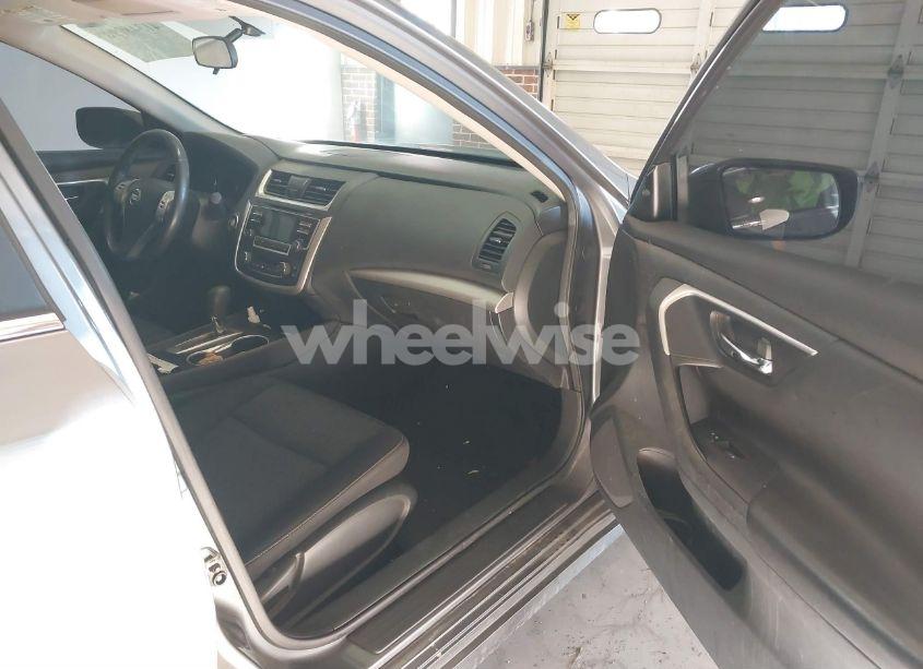 Photo 5 of 2017 Nissan Altima 2.5 SV (VIN 1N4AL3AP5HC285920)