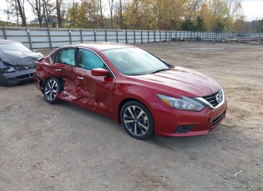 2017 Nissan Altima 2.5 SR (VIN 1N4AL3AP5HC294679) main photo