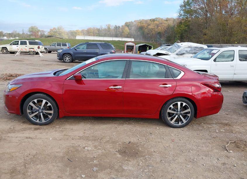 Photo 13 of 2017 Nissan Altima 2.5 SR (VIN 1N4AL3AP5HC294679)