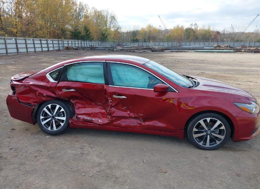 Photo 6 of 2017 Nissan Altima 2.5 SR (VIN 1N4AL3AP5HC294679)