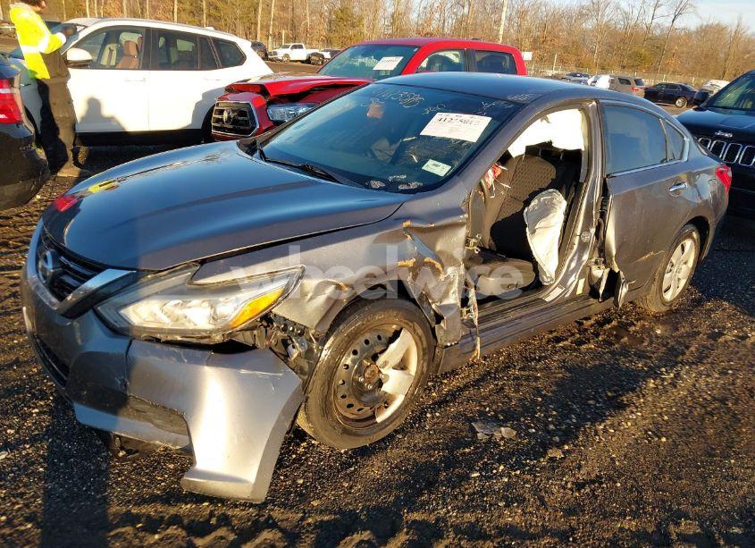 Photo 2 of 2017 Nissan Altima 2.5 S (VIN 1N4AL3AP5HC473644)