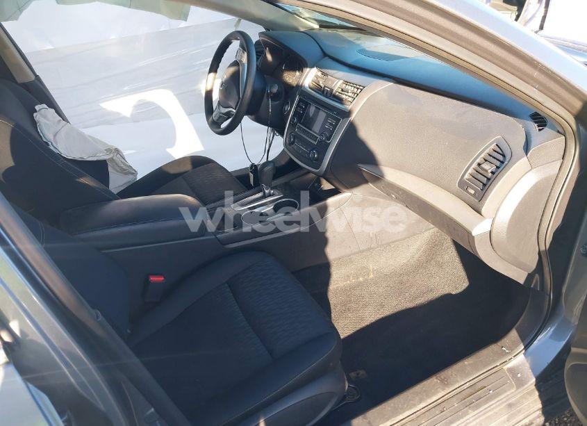 Photo 5 of 2017 Nissan Altima 2.5 S (VIN 1N4AL3AP5HC473644)