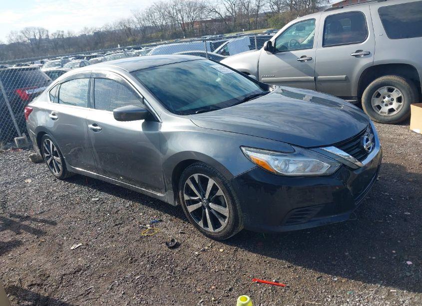 2017 Nissan Altima 2.5 SR (VIN 1N4AL3AP5HC479752) main photo