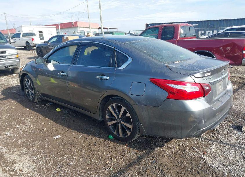 Photo 3 of 2017 Nissan Altima 2.5 SR (VIN 1N4AL3AP5HC479752)