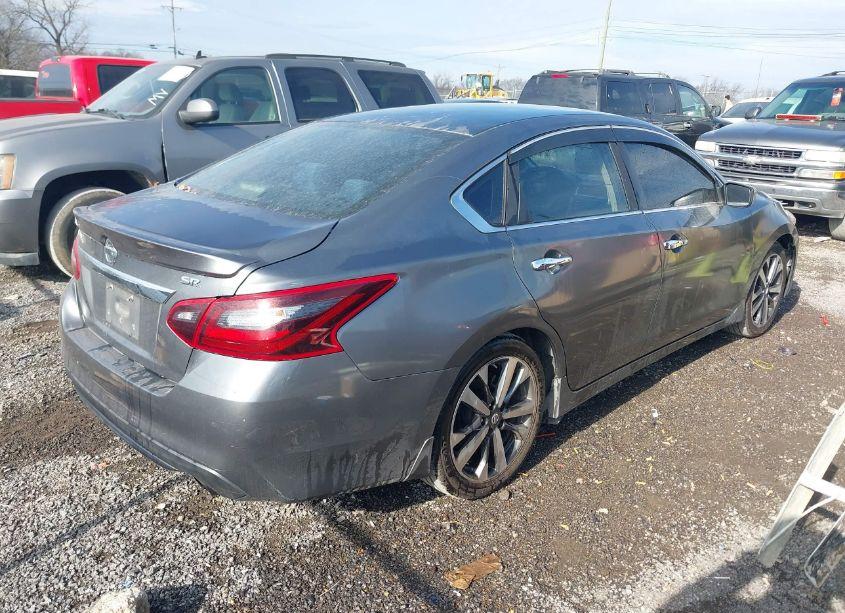 Photo 4 of 2017 Nissan Altima 2.5 SR (VIN 1N4AL3AP5HC479752)