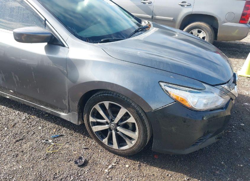 Photo 6 of 2017 Nissan Altima 2.5 SR (VIN 1N4AL3AP5HC479752)