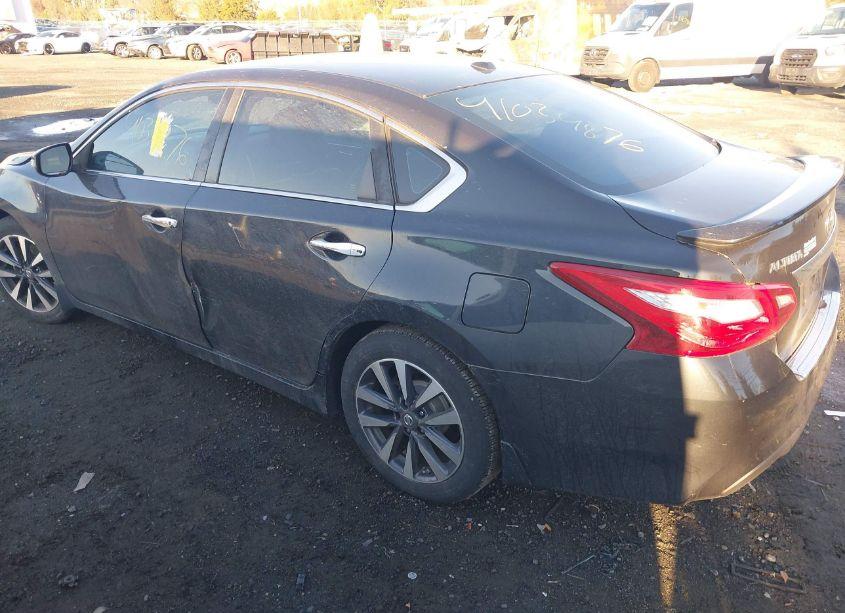 Photo 3 of 2017 Nissan Altima 2.5 SL (VIN 1N4AL3AP5HC482277)