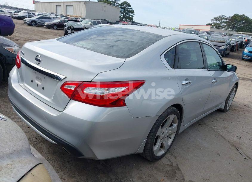 Photo 4 of 2017 Nissan Altima 2.5 S (VIN 1N4AL3AP5HC487785)