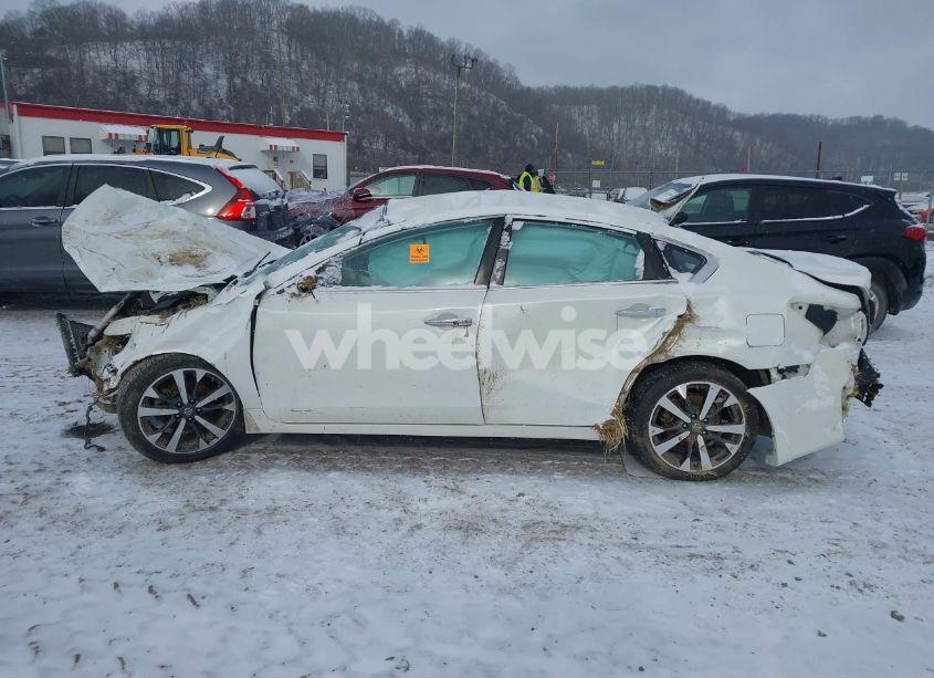 Photo 14 of 2017 Nissan Altima 2.5 SR (VIN 1N4AL3AP5HC488662)