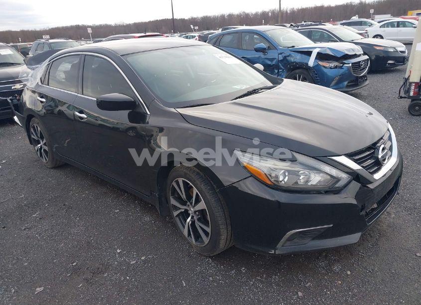 2017 Nissan Altima 2.5 SR (VIN 1N4AL3AP5HC497992) main photo