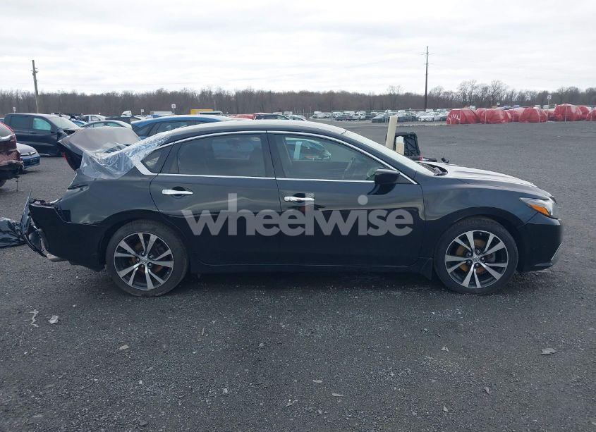 Photo 13 of 2017 Nissan Altima 2.5 SR (VIN 1N4AL3AP5HC497992)