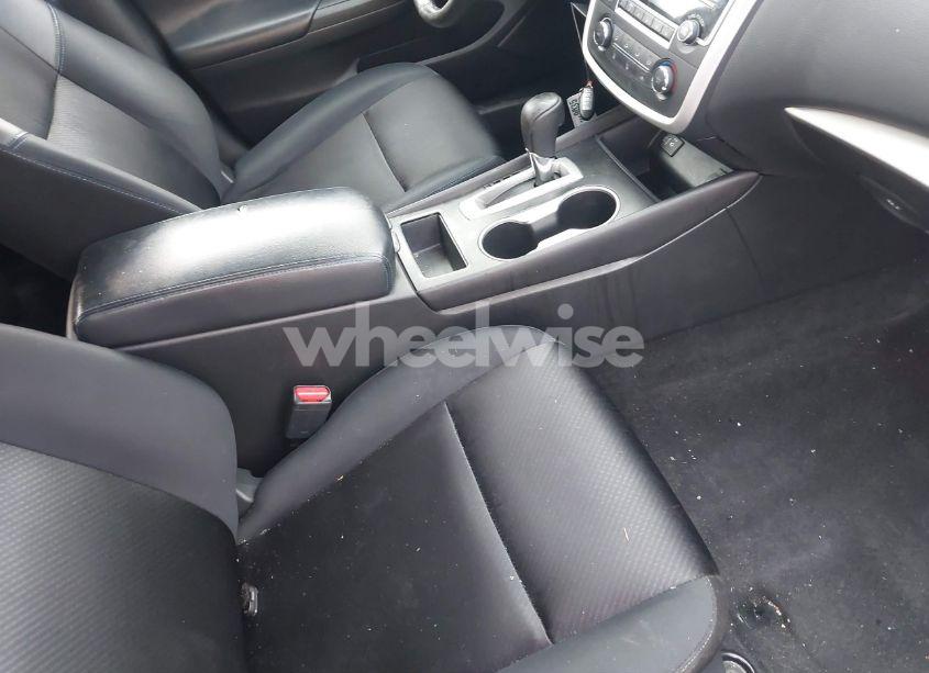 Photo 5 of 2017 Nissan Altima 2.5 SR (VIN 1N4AL3AP5HC497992)