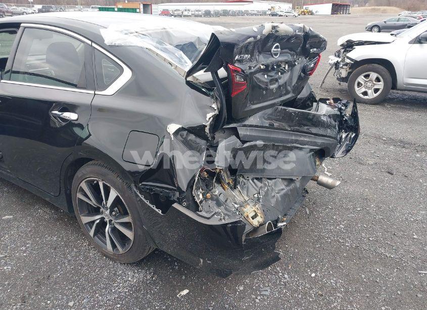 Photo 6 of 2017 Nissan Altima 2.5 SR (VIN 1N4AL3AP5HC497992)