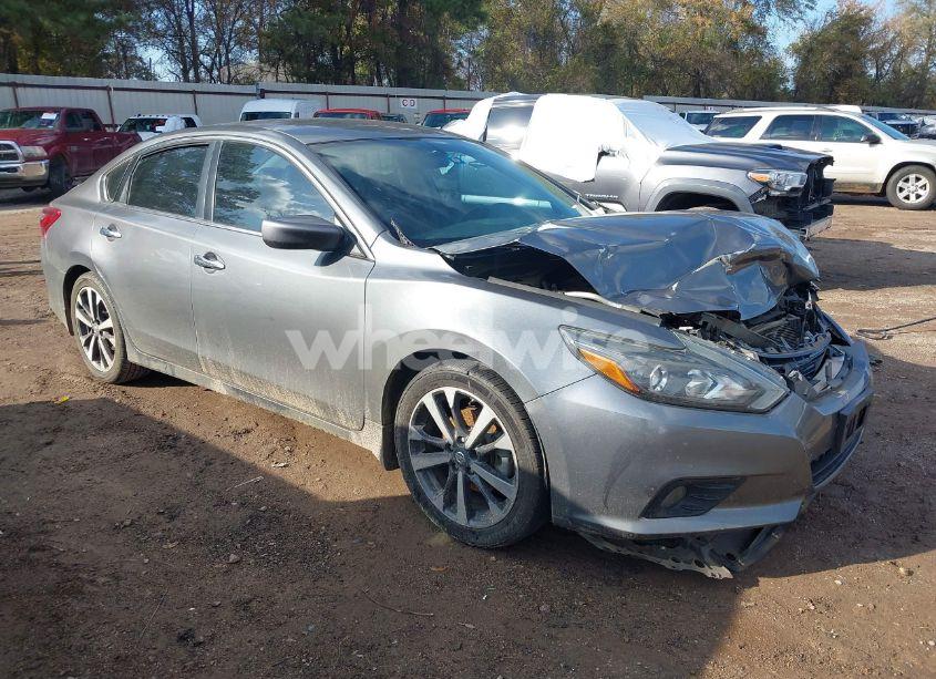 2017 Nissan Altima 2.5 SR (VIN 1N4AL3AP5HN312537) main photo
