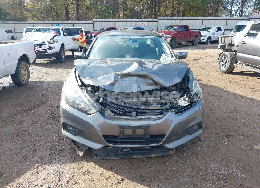 Photo 11 of 2017 Nissan Altima 2.5 SR (VIN 1N4AL3AP5HN312537)