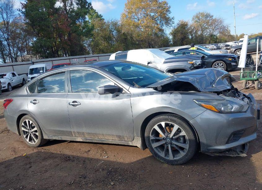 Photo 12 of 2017 Nissan Altima 2.5 SR (VIN 1N4AL3AP5HN312537)