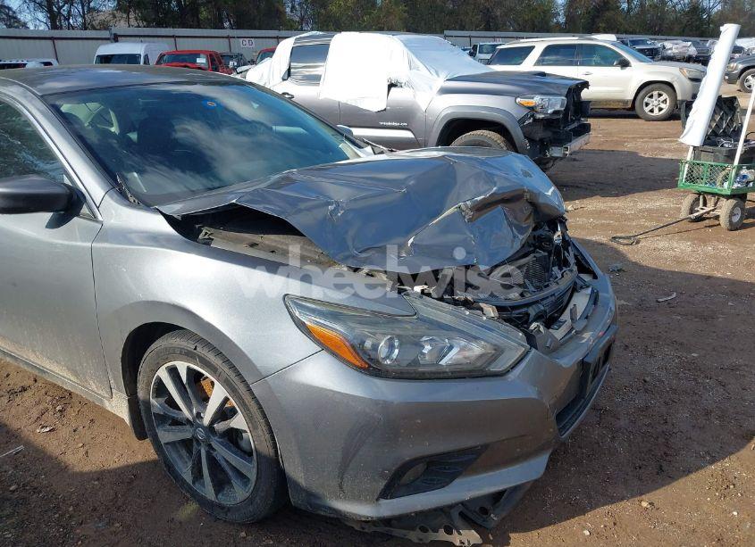 Photo 16 of 2017 Nissan Altima 2.5 SR (VIN 1N4AL3AP5HN312537)