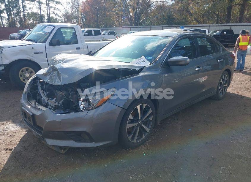 Photo 2 of 2017 Nissan Altima 2.5 SR (VIN 1N4AL3AP5HN312537)
