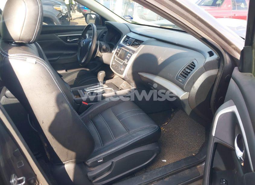 Photo 5 of 2017 Nissan Altima 2.5 SR (VIN 1N4AL3AP5HN312537)