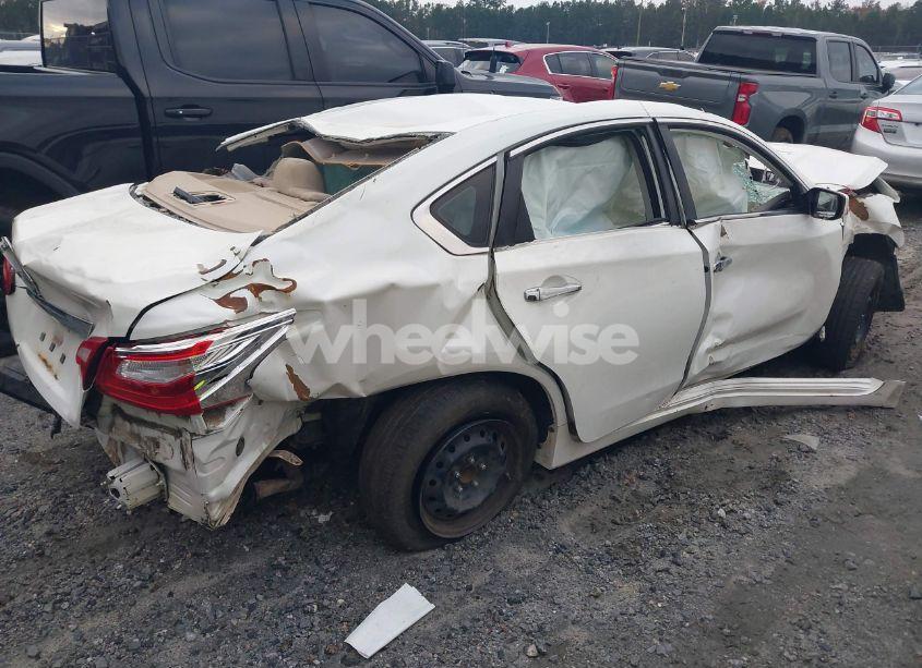 Photo 4 of 2017 Nissan Altima 2.5 S (VIN 1N4AL3AP5HN329645)