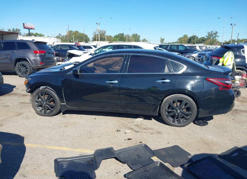 Photo 14 of 2017 Nissan Altima 2.5 SR (VIN 1N4AL3AP5HN341634)