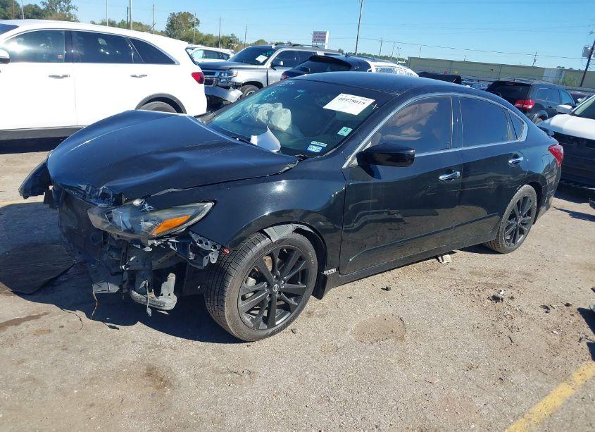 Photo 2 of 2017 Nissan Altima 2.5 SR (VIN 1N4AL3AP5HN341634)