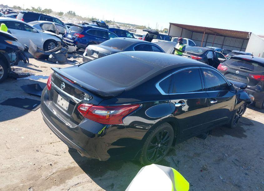 Photo 4 of 2017 Nissan Altima 2.5 SR (VIN 1N4AL3AP5HN341634)