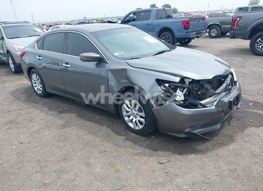 2017 Nissan Altima 2.5 S (VIN 1N4AL3AP5HN350673) main photo