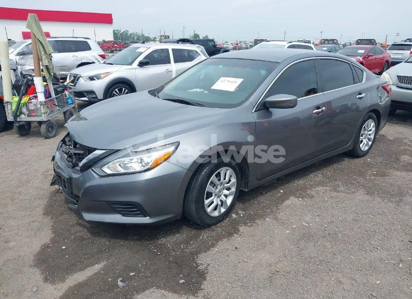 Photo 2 of 2017 Nissan Altima 2.5 S (VIN 1N4AL3AP5HN350673)