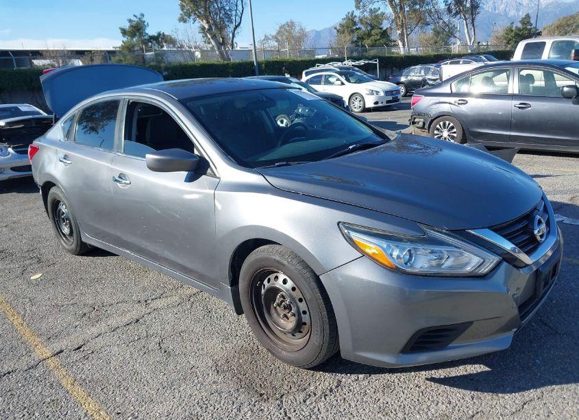 2017 Nissan Altima 2.5 S (VIN 1N4AL3AP5HN365920) main photo