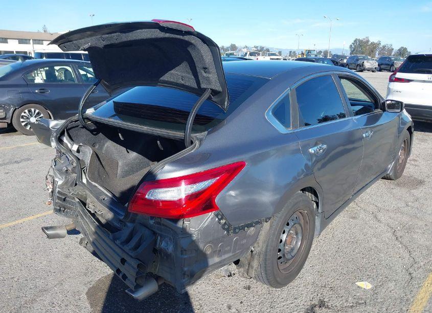 Photo 4 of 2017 Nissan Altima 2.5 S (VIN 1N4AL3AP5HN365920)