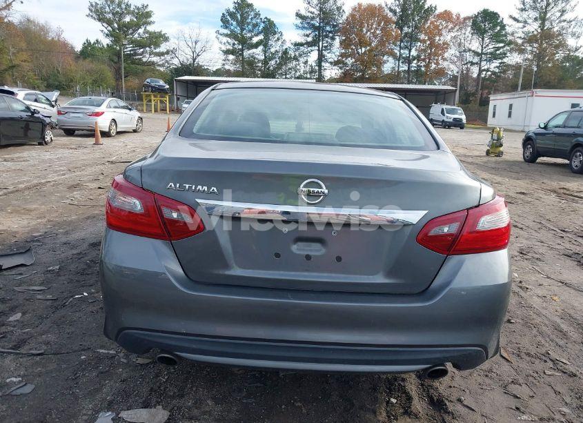Photo 17 of 2018 Nissan Altima 2.5 S (VIN 1N4AL3AP5JC104613)