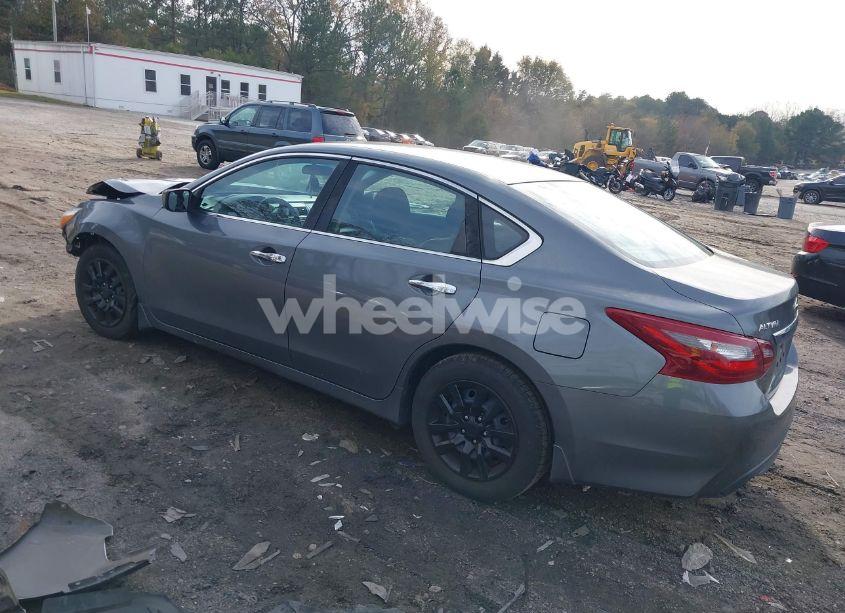 Photo 3 of 2018 Nissan Altima 2.5 S (VIN 1N4AL3AP5JC104613)