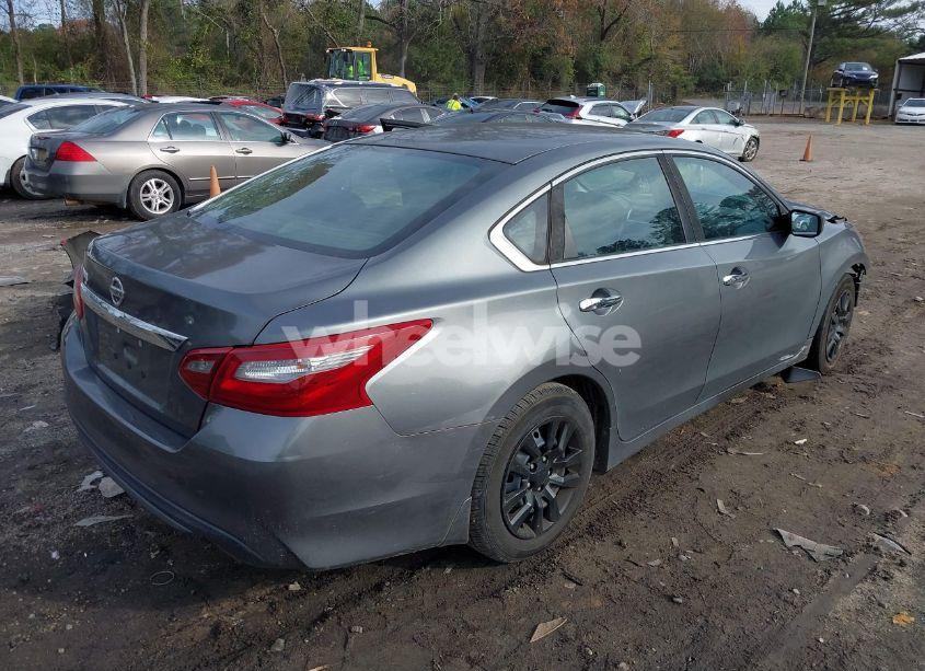 Photo 4 of 2018 Nissan Altima 2.5 S (VIN 1N4AL3AP5JC104613)