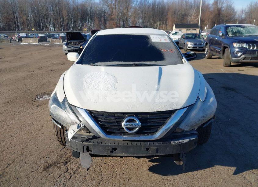 Photo 13 of 2018 Nissan Altima 2.5 SR (VIN 1N4AL3AP5JC112811)