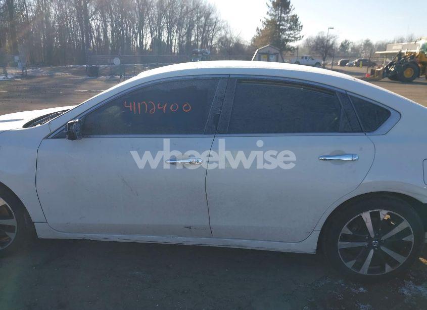 Photo 15 of 2018 Nissan Altima 2.5 SR (VIN 1N4AL3AP5JC112811)