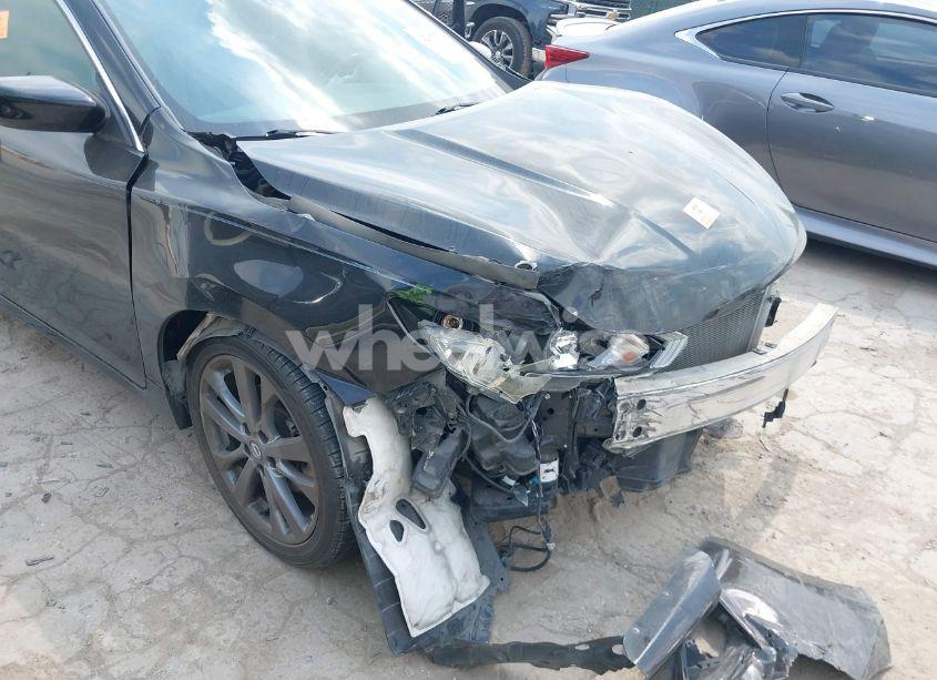 Photo 6 of 2018 Nissan Altima 2.5 SR (VIN 1N4AL3AP5JC136977)