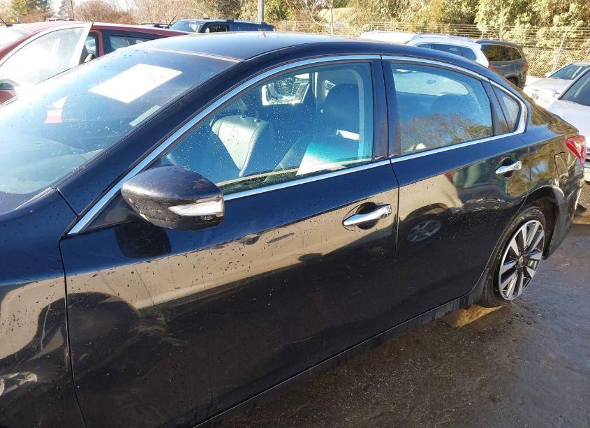 Photo 14 of 2018 Nissan Altima 2.5 SL (VIN 1N4AL3AP5JC156632)