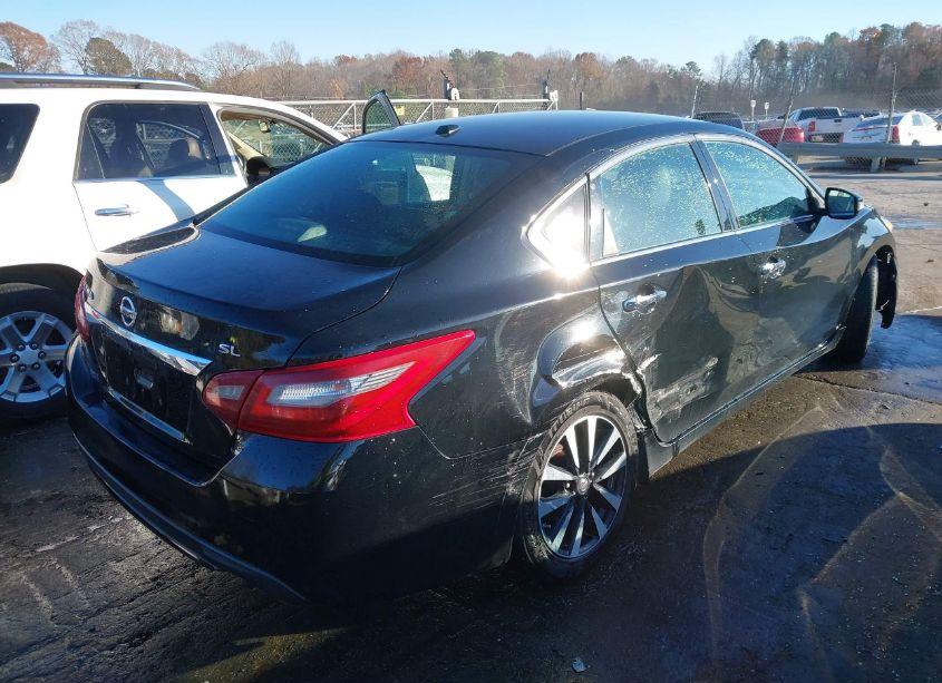 Photo 4 of 2018 Nissan Altima 2.5 SL (VIN 1N4AL3AP5JC156632)