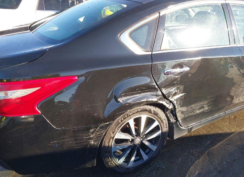 Photo 6 of 2018 Nissan Altima 2.5 SL (VIN 1N4AL3AP5JC156632)