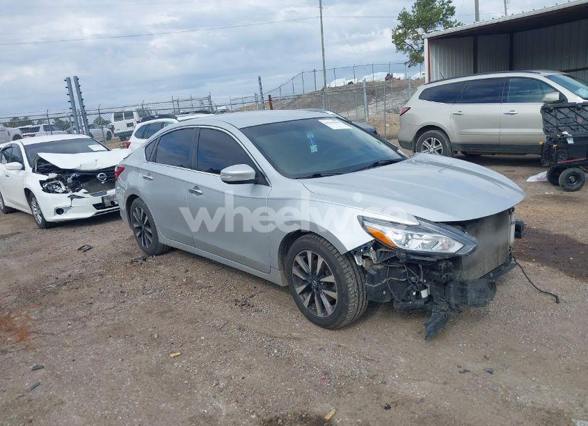 2018 Nissan Altima 2.5 SL (VIN 1N4AL3AP5JC161118) main photo