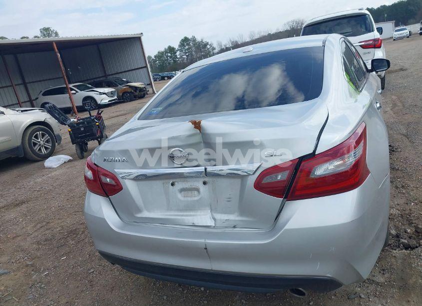 Photo 17 of 2018 Nissan Altima 2.5 SL (VIN 1N4AL3AP5JC161118)