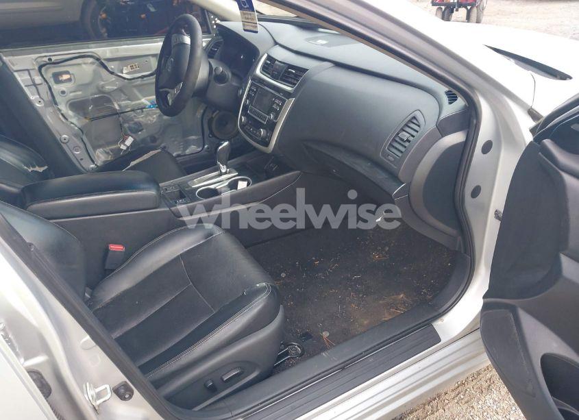 Photo 5 of 2018 Nissan Altima 2.5 SL (VIN 1N4AL3AP5JC161118)