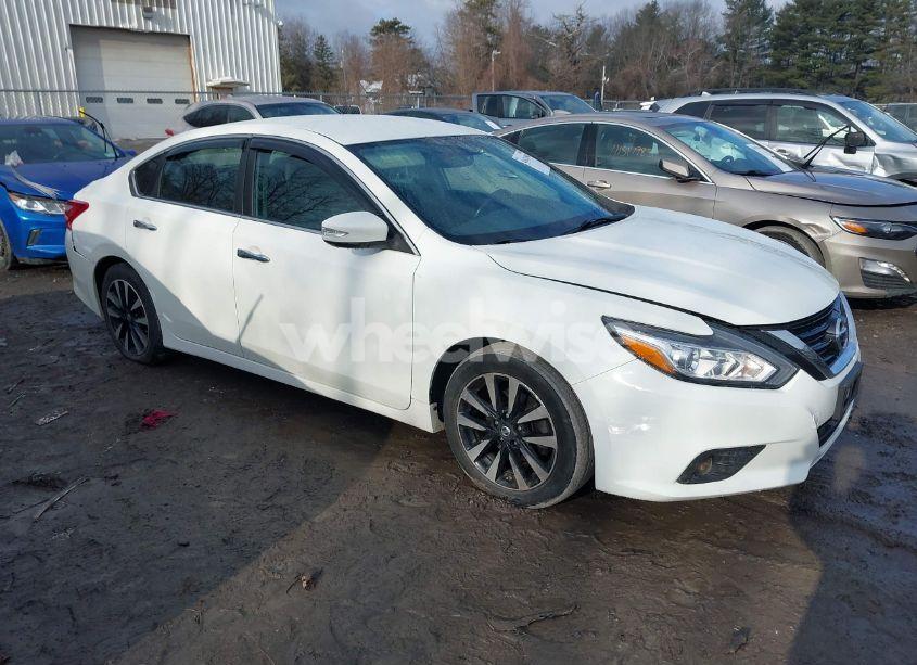 2018 Nissan Altima 2.5 SL (VIN 1N4AL3AP5JC170904) main photo