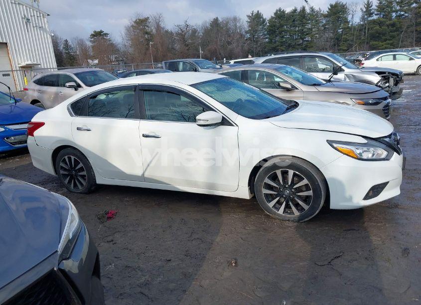 Photo 13 of 2018 Nissan Altima 2.5 SL (VIN 1N4AL3AP5JC170904)